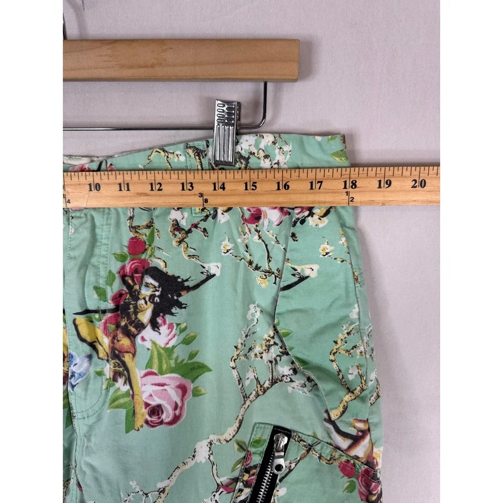 Hustle Gang Men Mint Green Pin Up Floral Graphic Cargo Shorts Size 36 Streetwear